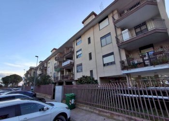 Facciata - Quadrilocale via Mar Grande, 2, Taranto - foto 2