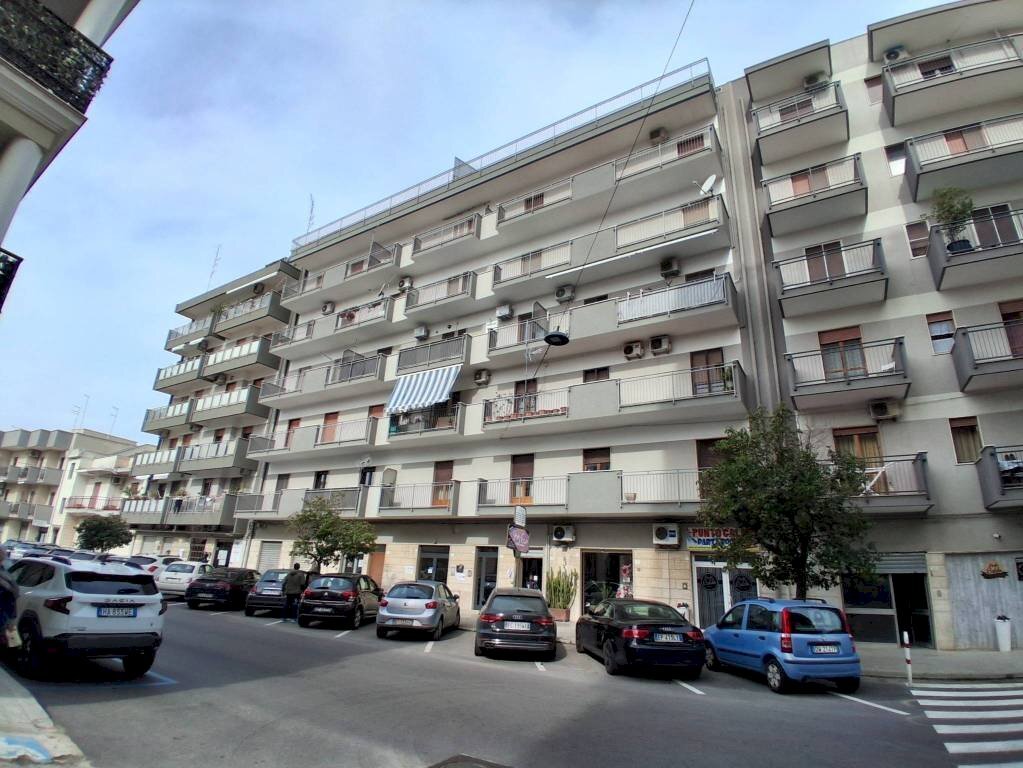 Facciata - Appartamento via Martina Franca, 55, Crispiano - foto 1