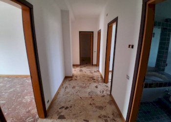 Corridoio - Appartamento via Martina Franca, 55, Crispiano - foto 10