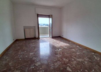 Salone - Appartamento via Martina Franca, 55, Crispiano - foto 11