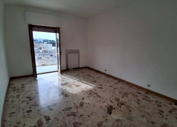 Camera da letto - Appartamento via Martina Franca, 55, Crispiano - foto 17
