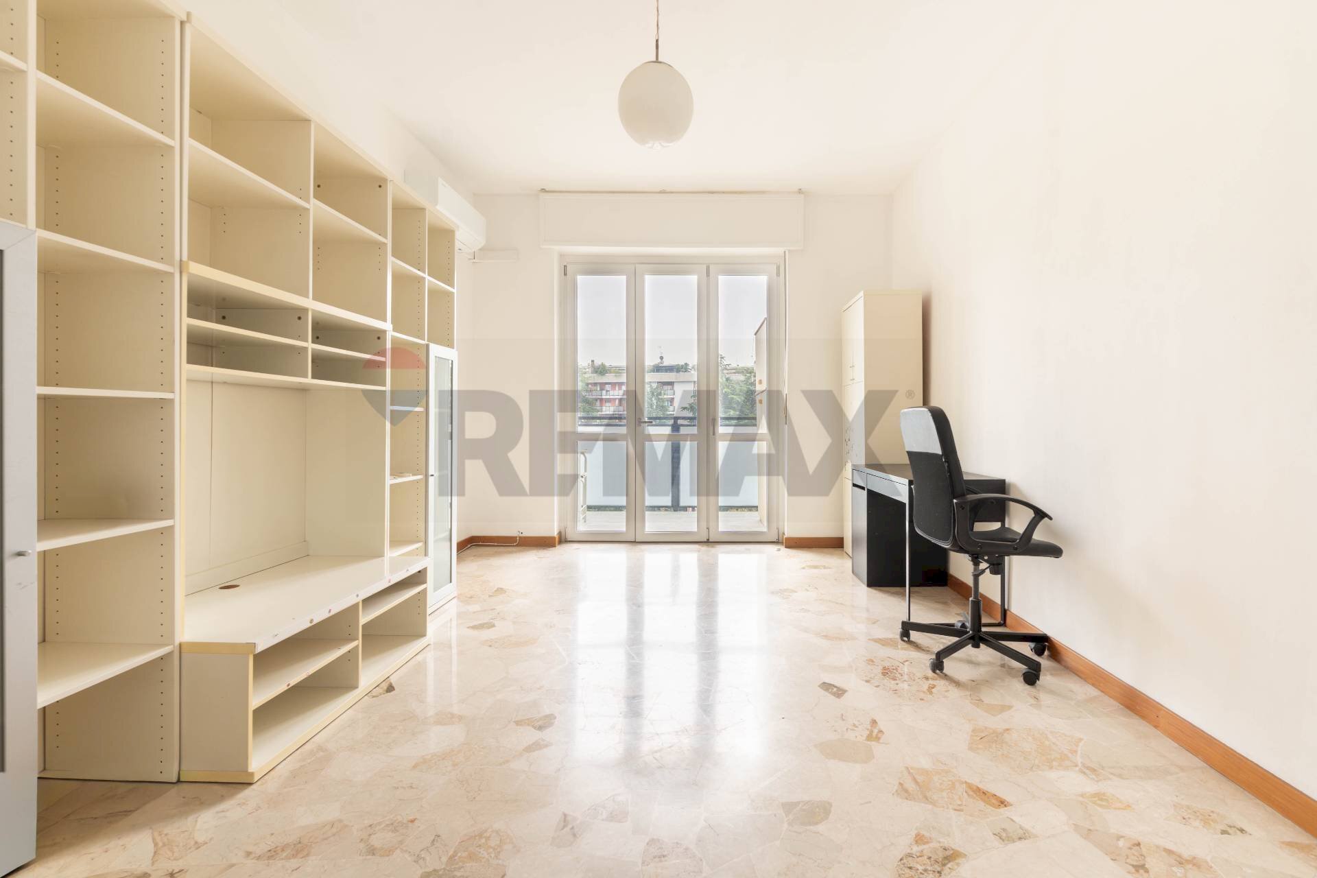 Stanza vuota - Bilocale Via Volturno
 
80, Brugherio - foto 1