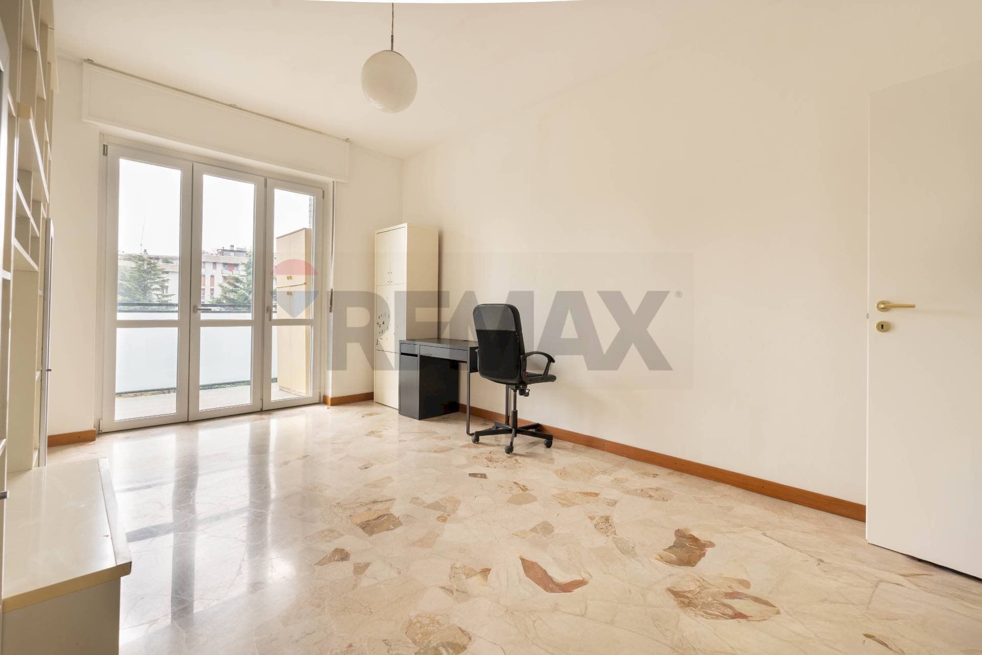 Stanza vuota - Bilocale Via Volturno
 
80, Brugherio - foto 2