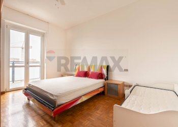 Camera / camera da letto - Bilocale Via Volturno
 
80, Brugherio - foto 25