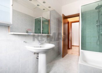 Bagno - Bilocale Via Volturno
 
80, Brugherio - foto 34