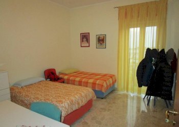 Camera da letto - Three-room apartment Statte - photo 12
