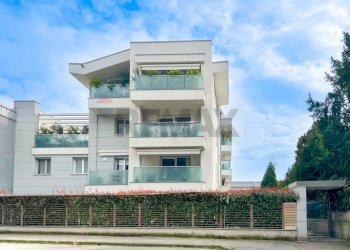 Edificio all\'aperto - Trilocale via Quintino di Vona
 
33, Cassano d'Adda - foto 2