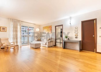 Soggiorno - Three-room apartment via ugo tognazzi
 
15, Milano - photo 1