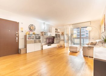 Soggiorno - Three-room apartment via ugo tognazzi
 
15, Milano - photo 6