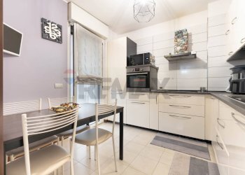 Cucina - Three-room apartment via ugo tognazzi
 
15, Milano - photo 15