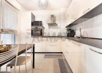 Cucina - Three-room apartment via ugo tognazzi
 
15, Milano - photo 16