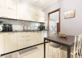 Cucina - Three-room apartment via ugo tognazzi
 
15, Milano - photo 17