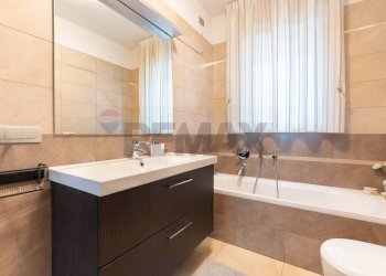 Bagno - Three-room apartment via ugo tognazzi
 
15, Milano - photo 35