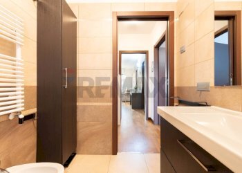 Bagno - Three-room apartment via ugo tognazzi
 
15, Milano - photo 36