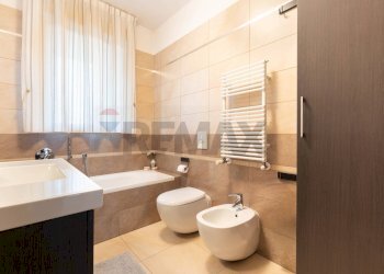 Bagno - Three-room apartment via ugo tognazzi
 
15, Milano - photo 37