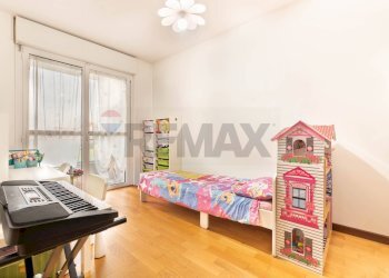 Camera / camera da letto - Three-room apartment via ugo tognazzi
 
15, Milano - photo 38