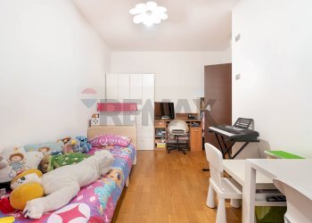 Camera / camera da letto - Three-room apartment via ugo tognazzi
 
15, Milano - photo 42