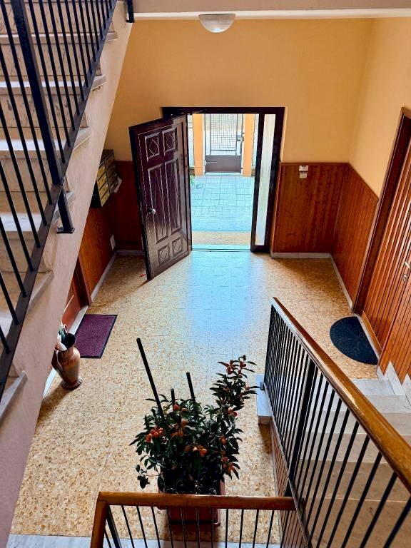 Interno palazzo - Three-room apartment via Sorrisole, 70, Varese - photo 3