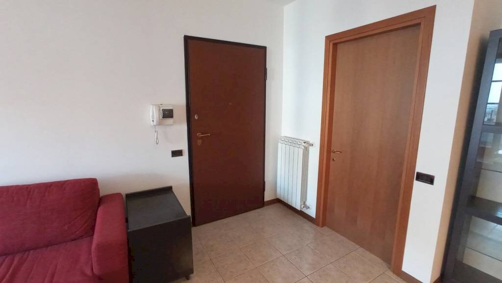 Ingresso - Trilocale piazza Don Giuliano Ravedoni, 1, Pella - foto 3