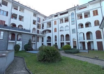 Cortile interno - Trilocale piazza Don Giuliano Ravedoni, 1, Pella - foto 2
