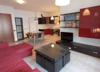 Salone - Trilocale piazza Don Giuliano Ravedoni, 1, Pella - foto 5