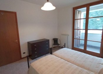 Camera da letto - Trilocale piazza Don Giuliano Ravedoni, 1, Pella - foto 19