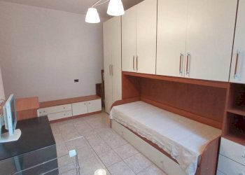Camera da letto - Trilocale piazza Don Giuliano Ravedoni, 1, Pella - foto 26