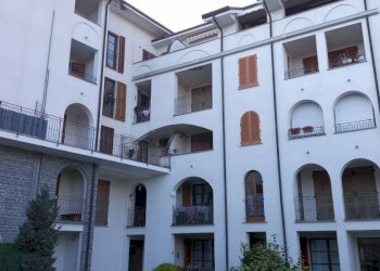 Facciata - Trilocale piazza Don Giuliano Ravedoni, 1, Pella - foto 41