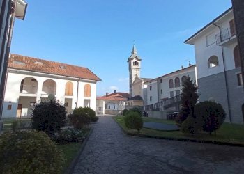 Cortile interno - Trilocale piazza Don Giuliano Ravedoni, 1, Pella - foto 45