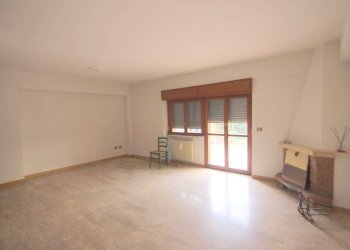 Foto 3 - Quadrilocale Via Giovanni di Vincenzo
 
1, L'Aquila - foto 3