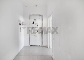 Hall / corridoio - Two-room apartment Via Luca Della Robbia
 
26, Monza - photo 7