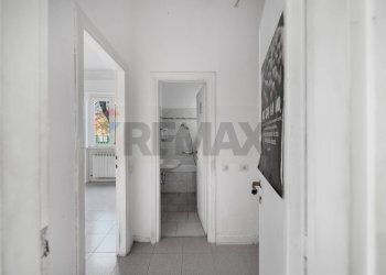 Hall / corridoio - Two-room apartment Via Luca Della Robbia
 
26, Monza - photo 14