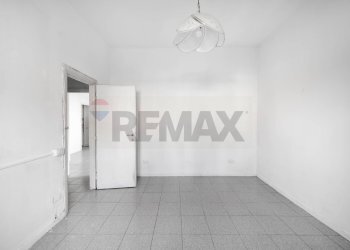 Stanza vuota - Two-room apartment Via Luca Della Robbia
 
26, Monza - photo 18