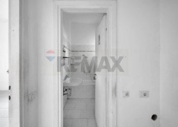 Bagno - Two-room apartment Via Luca Della Robbia
 
26, Monza - photo 19