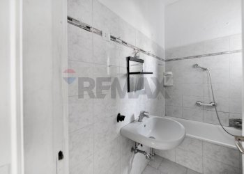 Bagno - Two-room apartment Via Luca Della Robbia
 
26, Monza - photo 21