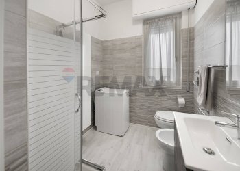 Bagno - Two-room apartment Via Pasquale Sottocorno
 
18, Sesto San Giovanni - photo 17
