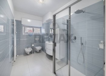 Bagno - Four-room apartment Via Savona
 
12, Sesto San Giovanni - photo 13