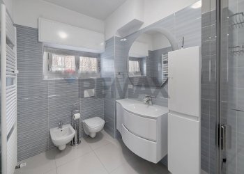 Bagno - Four-room apartment Via Savona
 
12, Sesto San Giovanni - photo 14