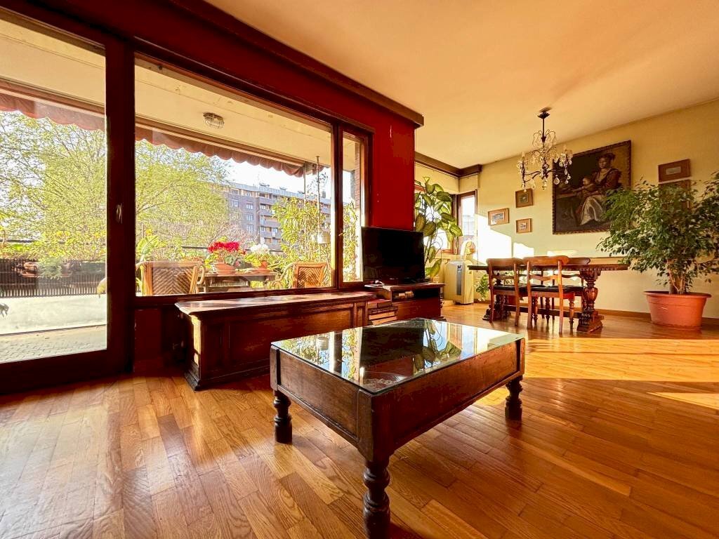 Salone - Appartamento via Pergine, Milano - foto 2