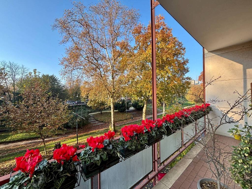 Balcone - Ufficio viale Vittorio Veneto, Milano - foto 1