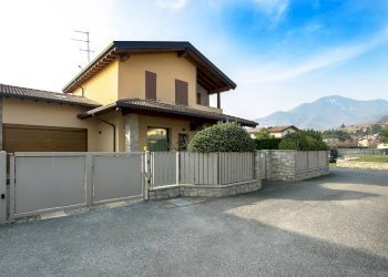 Facciata - Villa via Andrea Fantoni, 6, Cenate Sotto - foto 46