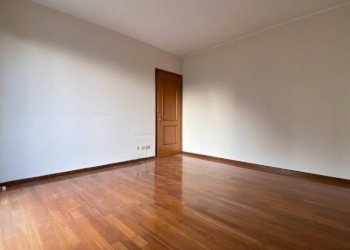 Camera da letto - Three-room apartment via Ombrone, Olgiate Olona - photo 22
