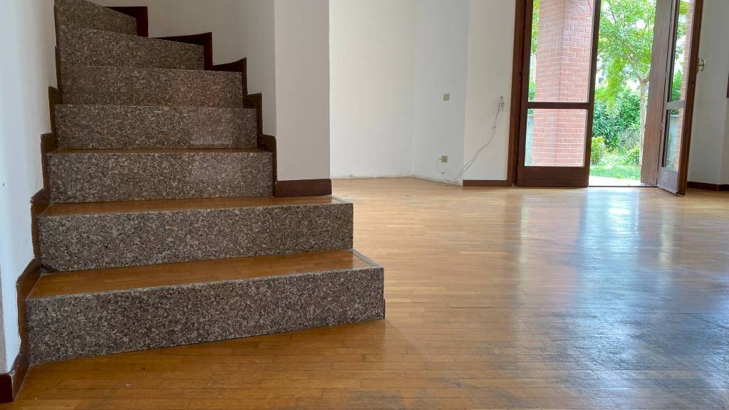 Scala - Villa via per Besnate, Gallarate - photo 3