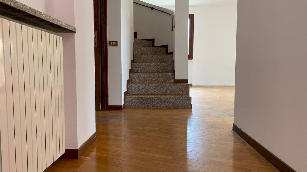 Scala - Villa via Alessandro Manzoni, Besnate - photo 2