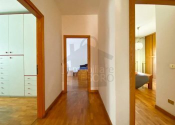 Corridoio - Appartamento via Ugo Foscolo, 23, Verucchio - foto 12