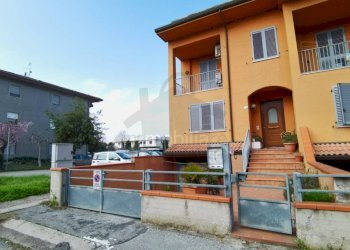 Facciata - Villa a Schiera via Pietro Nenni, 13, Verucchio - foto 19