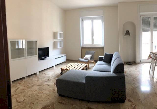 Salone - Appartamento viale Coni Zugna, 33, Milano (zona San Vittore) - foto 2
