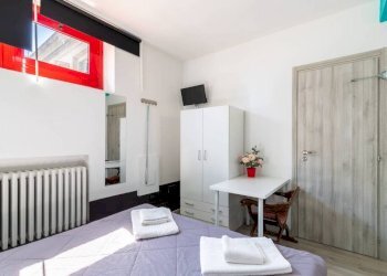 Camera da letto - Appartamento viale Bruno Radich, 21, Grugliasco - foto 7