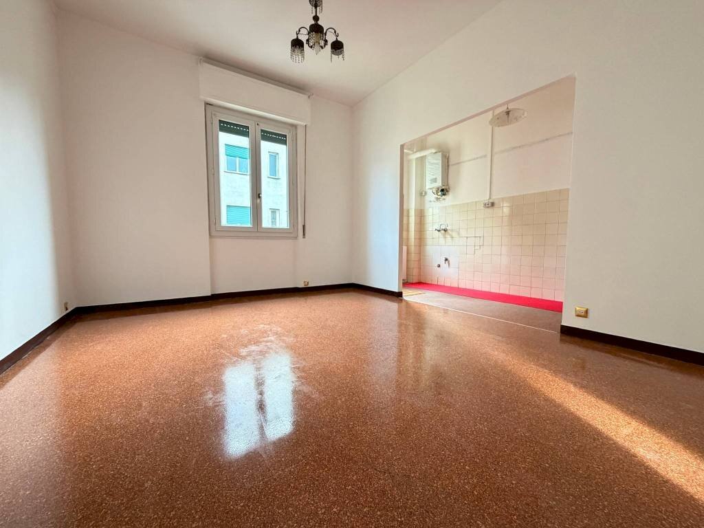 Sala da pranzo - Bilocale via Stefano Dondero, 8, Genova (zona Sampierdarena) - foto 2
