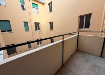 Balcone - Bilocale via Stefano Dondero, 8, Genova (zona Sampierdarena) - foto 5